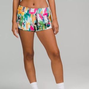 Lululemon Hotty Hot Low Rise Shorts 2.5”